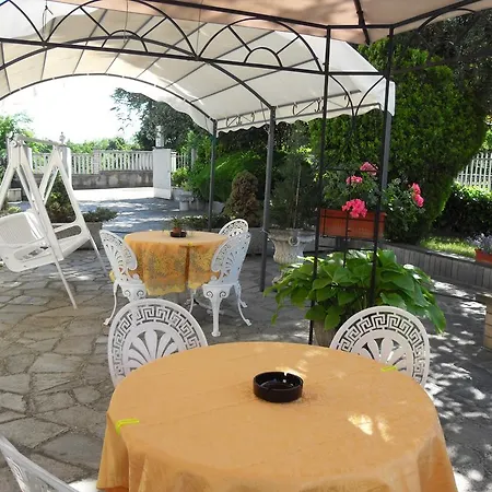 Da Betty Bed & Breakfast